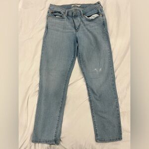 Levi's boyfriend jeans - straight leg style #levis